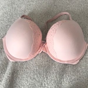 34DD Victoria Secret Bra